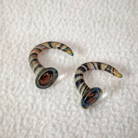 Glass Taper Hook Gauges Handmade 00 / 10mm - Picture 2 of 2